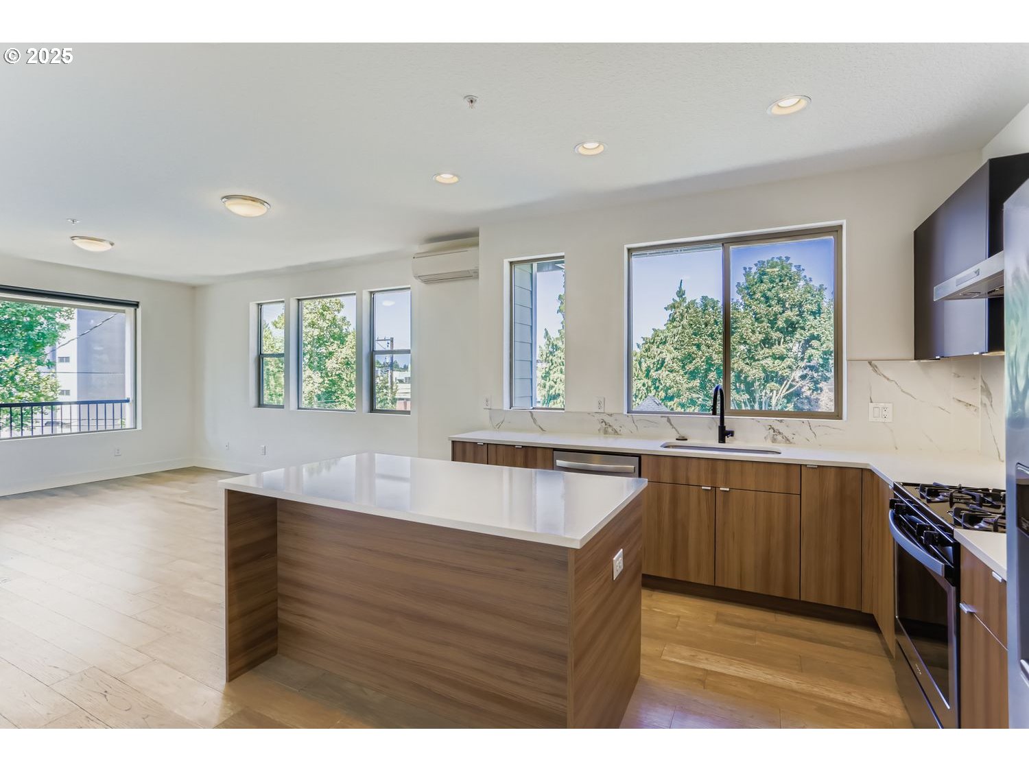 1616 Northeast 45th Avenue, Unit 5 Portland, OR 97213 - Photo 10 of 25