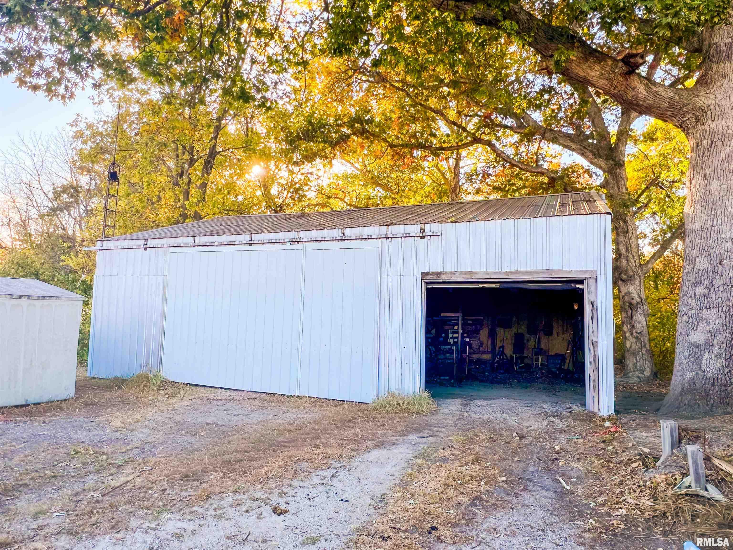 21855 Dawson Street Greenview, IL 62642 - Photo 2 of 31