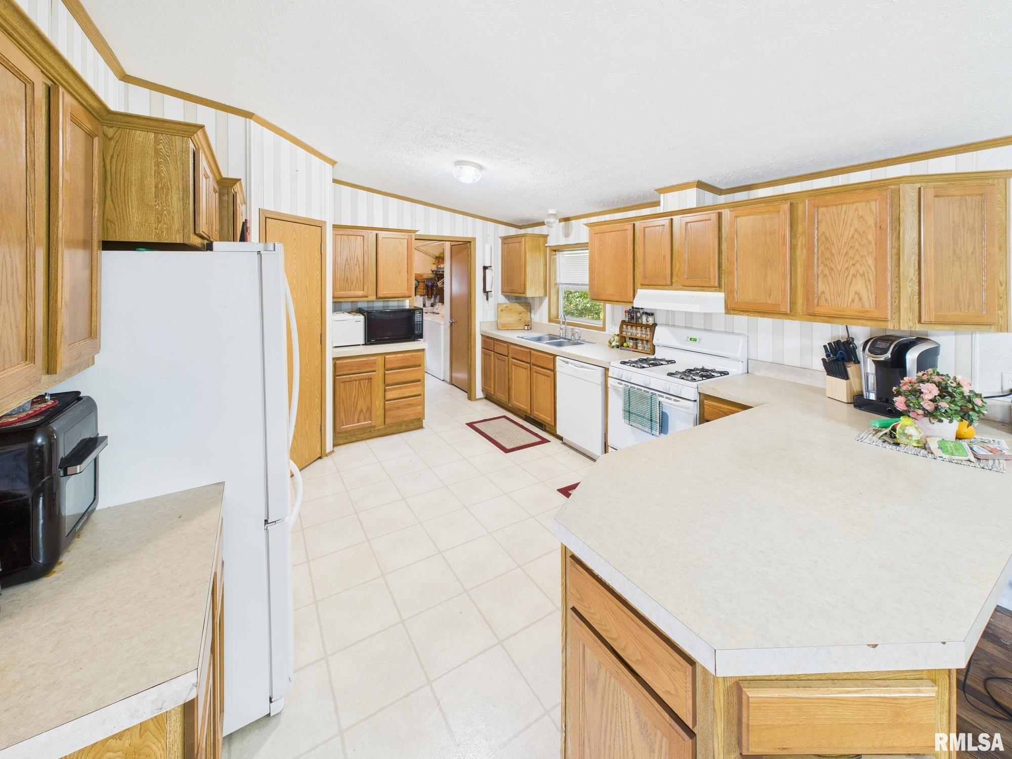 21855 Dawson Street Greenview, IL 62642 - Photo 9 of 31