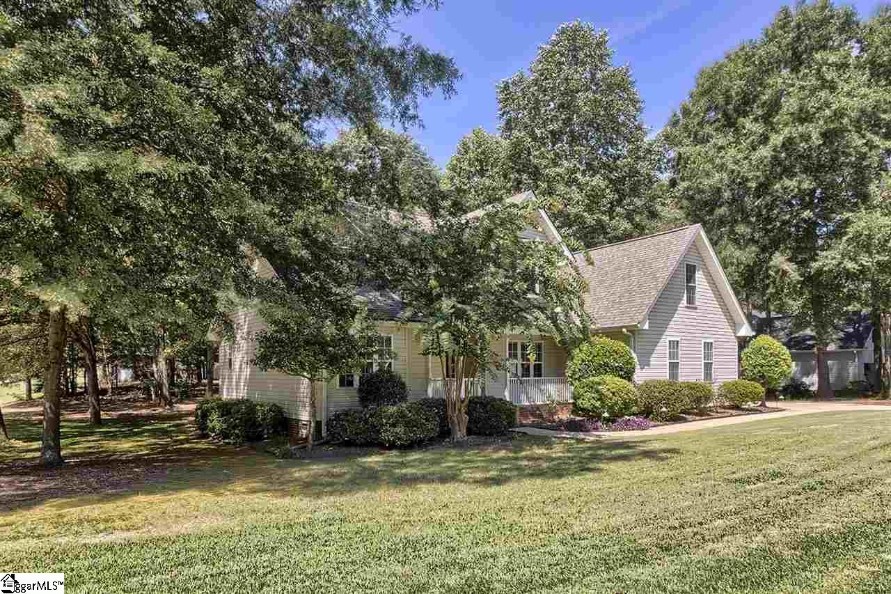 201 Crossington Way Fountain Inn, SC 29644 - Photo 3 of 36 Gallery Image 3
