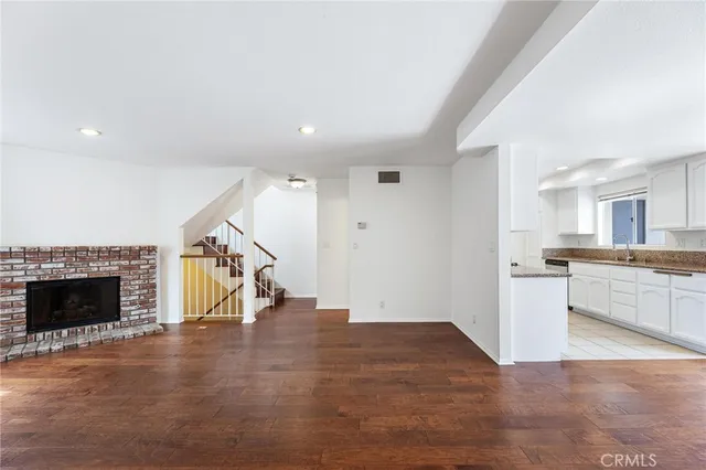 $4,760 | 1421 12th Street, Unit 4, Manhattan Beach, CA 90266