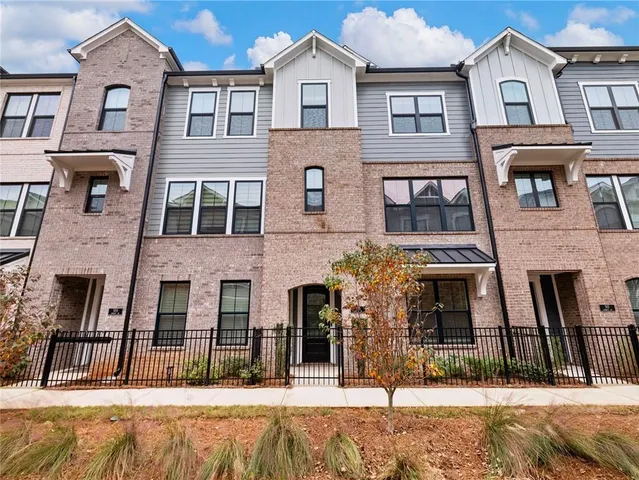 $599,800 | 525 Ashbury Drive, Roswell, GA 30076