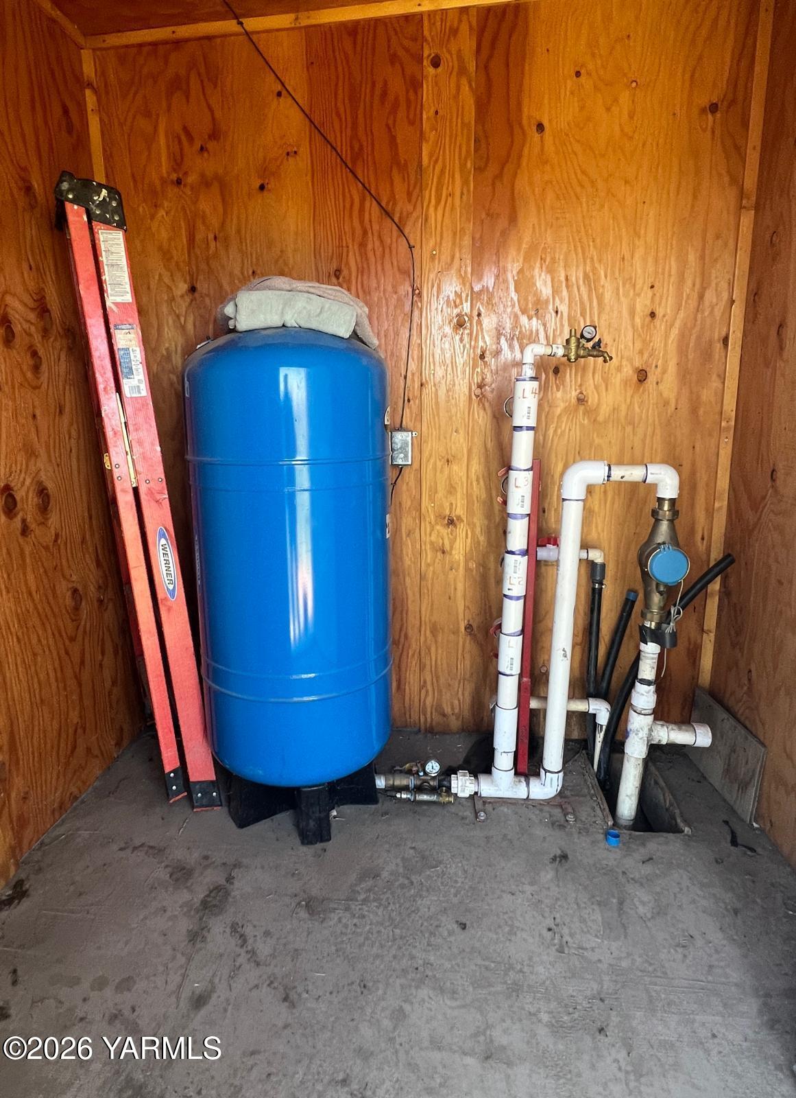 Nka Nka Maple Grove/van Belle Road Sunnyside, WA 98944 - Photo 18 of 20 Community Well Shed