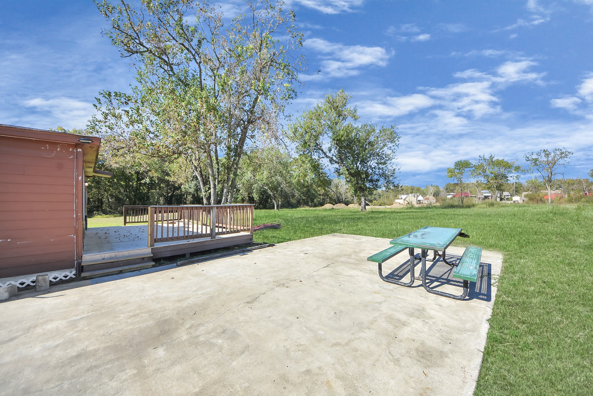 2510 Delaware Avenue League City, TX 77573 - Photo 36 of 38 a view of a park with iron fence
