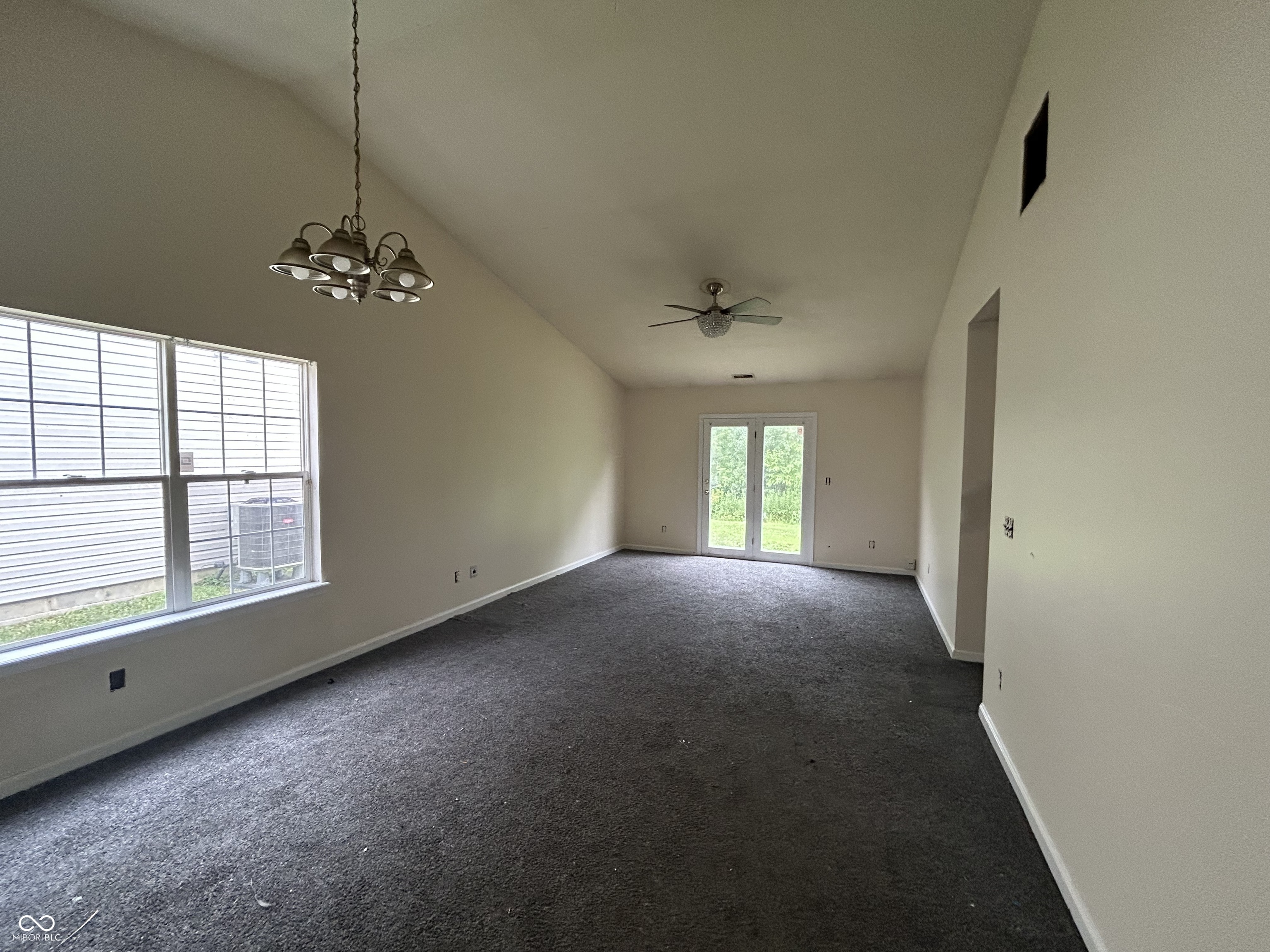 10662 Lostpine Lane Indianapolis, IN 46235 - Photo 3 of 5