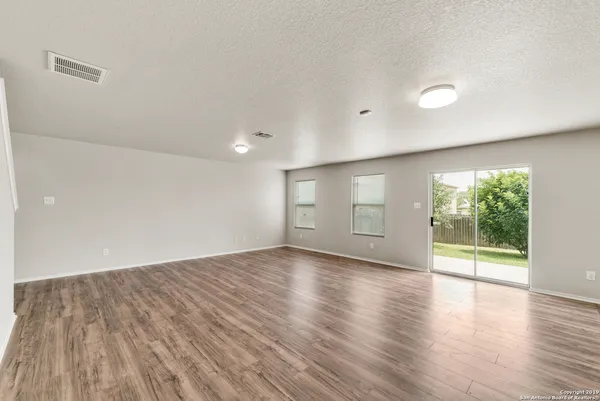 $1,750 | 3410 Glacier Lake, San Antonio, TX 78222