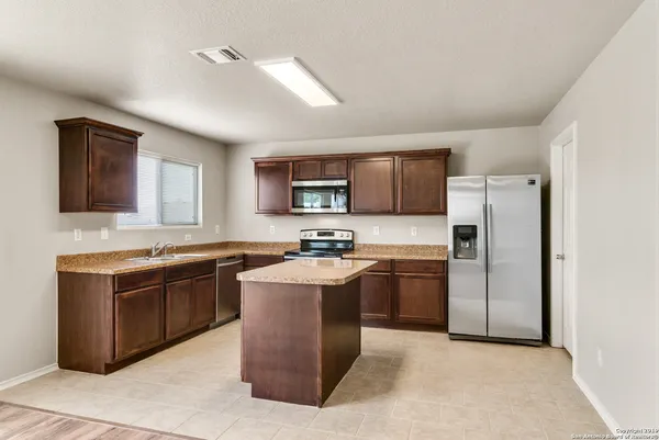$1,750 | 3410 Glacier Lake, San Antonio, TX 78222