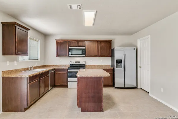 $1,750 | 3410 Glacier Lake, San Antonio, TX 78222