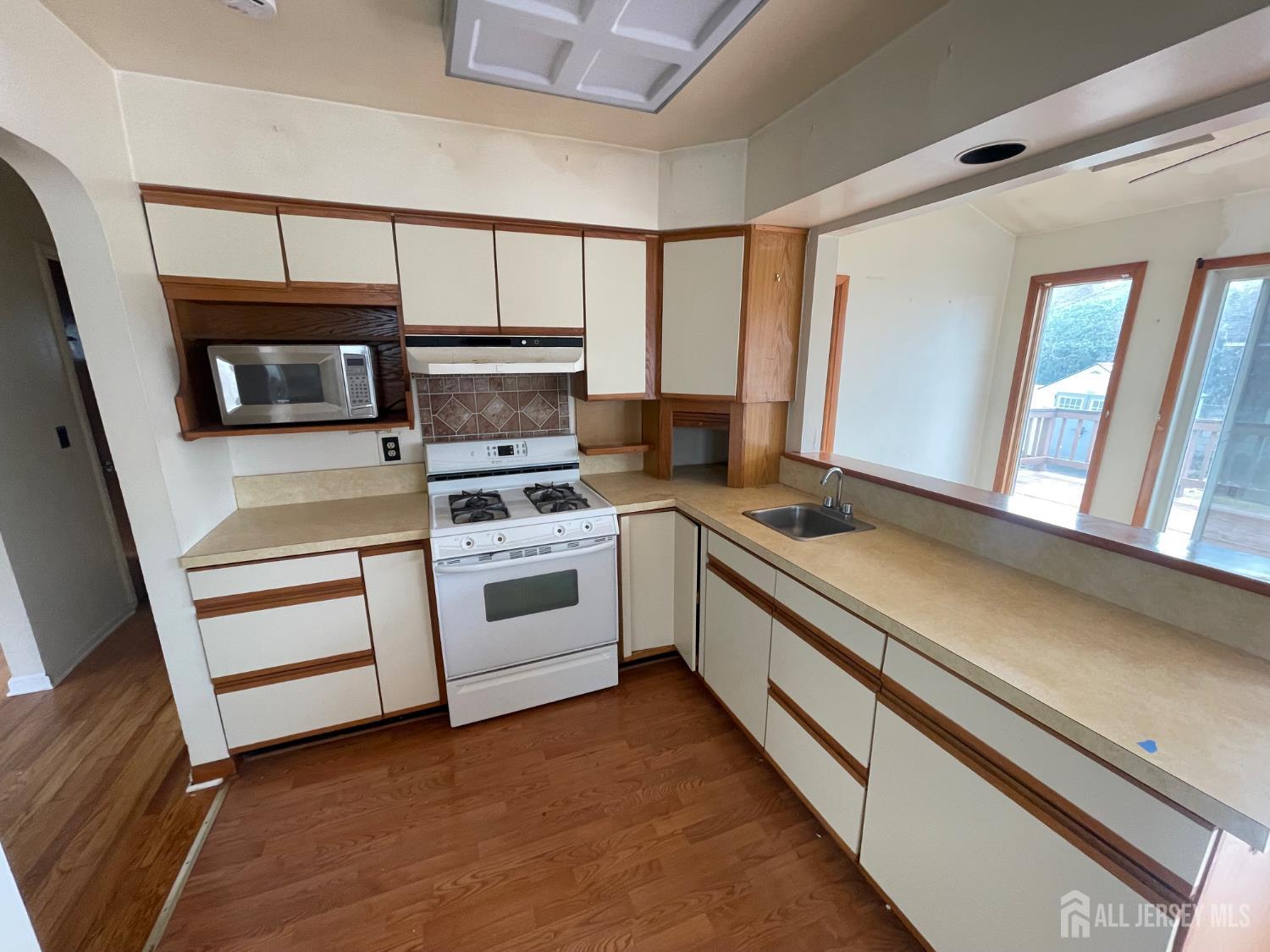 226 Wellington Place Edison, NJ 08817 - Photo 13 of 31