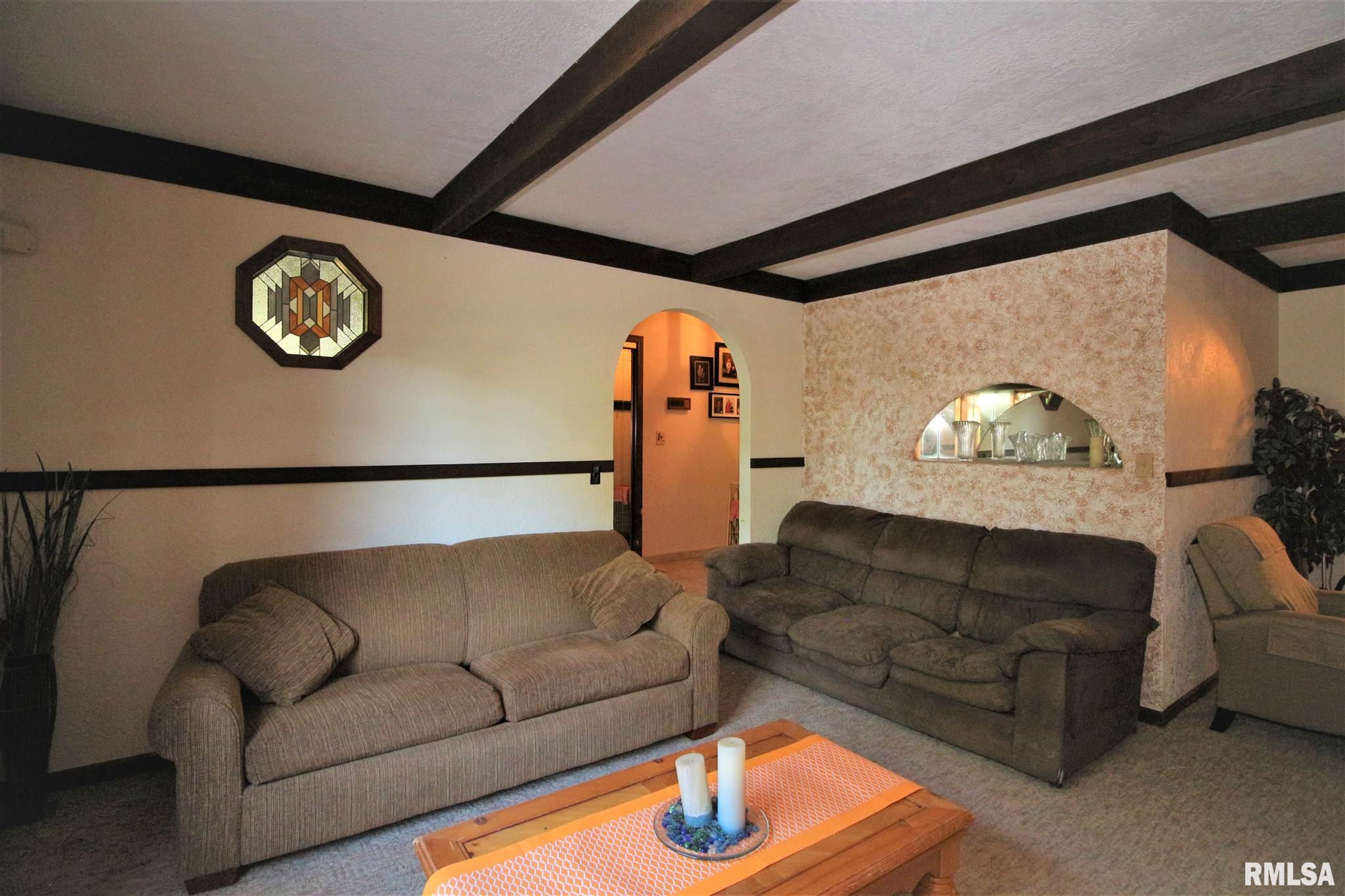 4998 KOA Road Rochester, IL 62563 - Photo 5 of 43