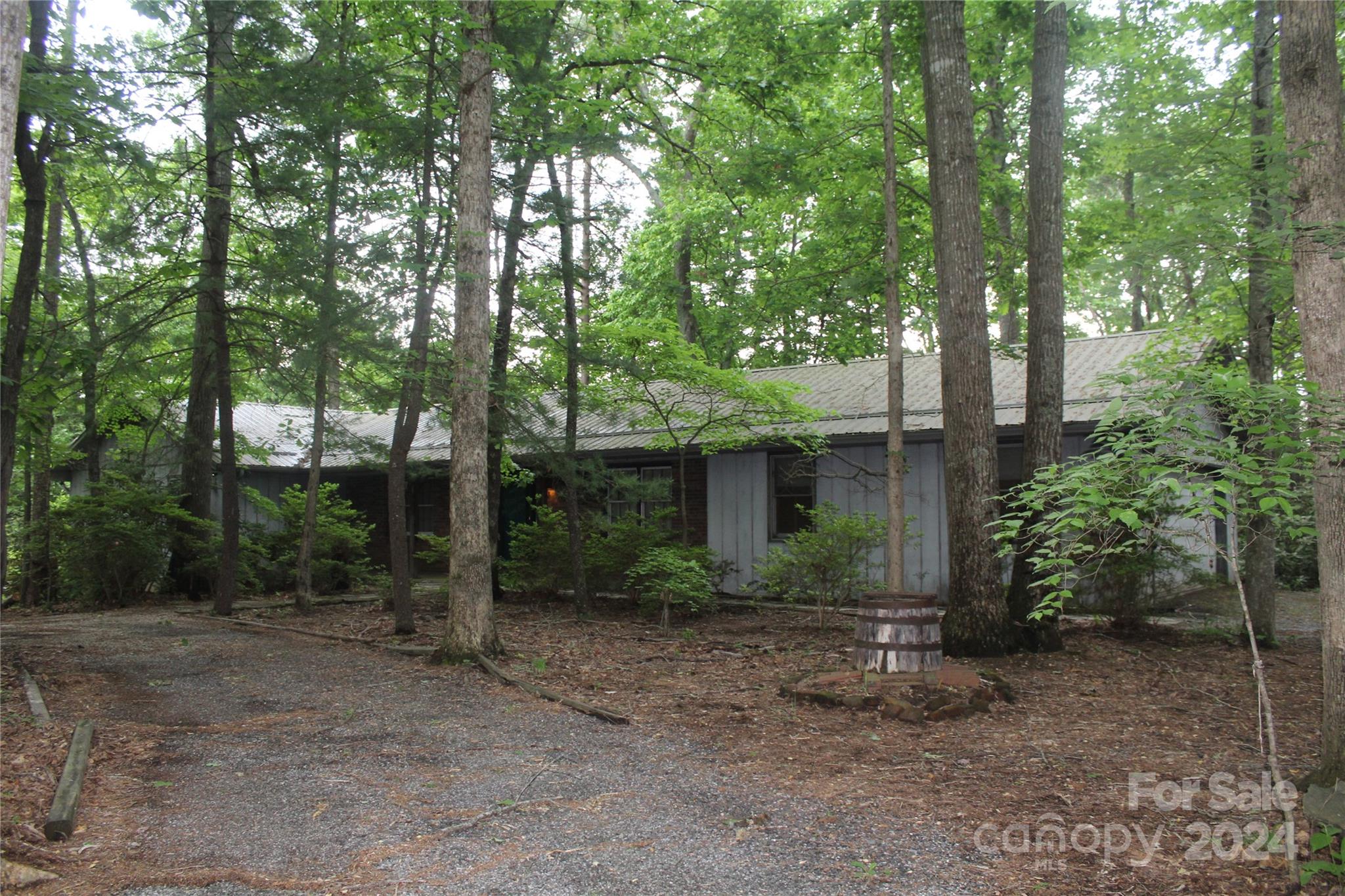 1665 Zion Road Morganton, NC 28655 - Photo 3 of 28 Gallery Image 3