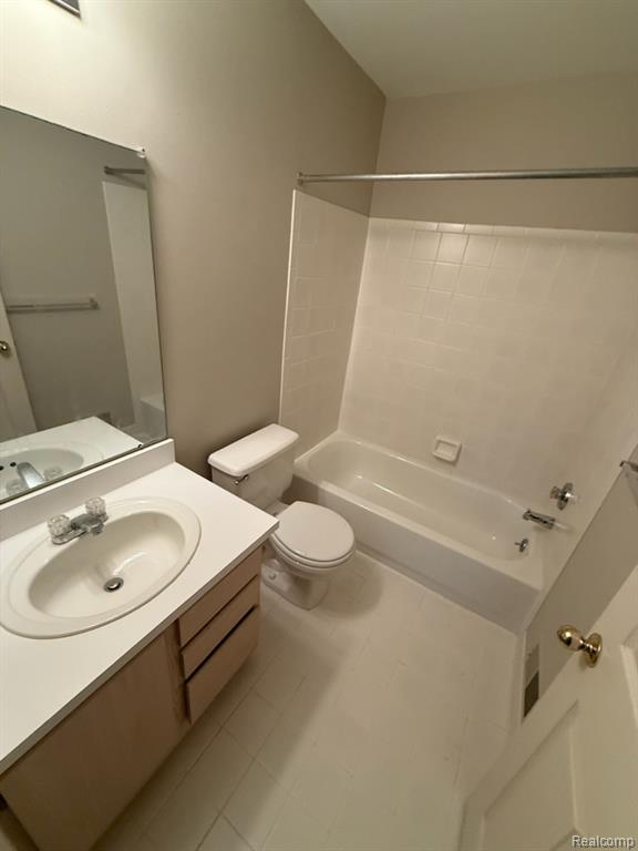 22296 Cape Cod Way Farmington, MI 48336 - Photo 10 of 16