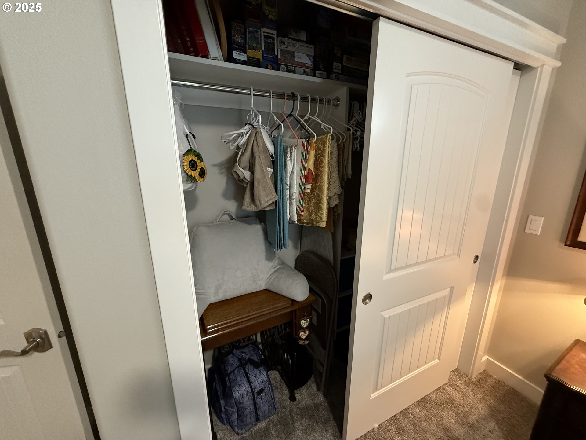4055 Caddington Lane Florence, OR 97439 - Photo 12 of 48 a view of walk in closet