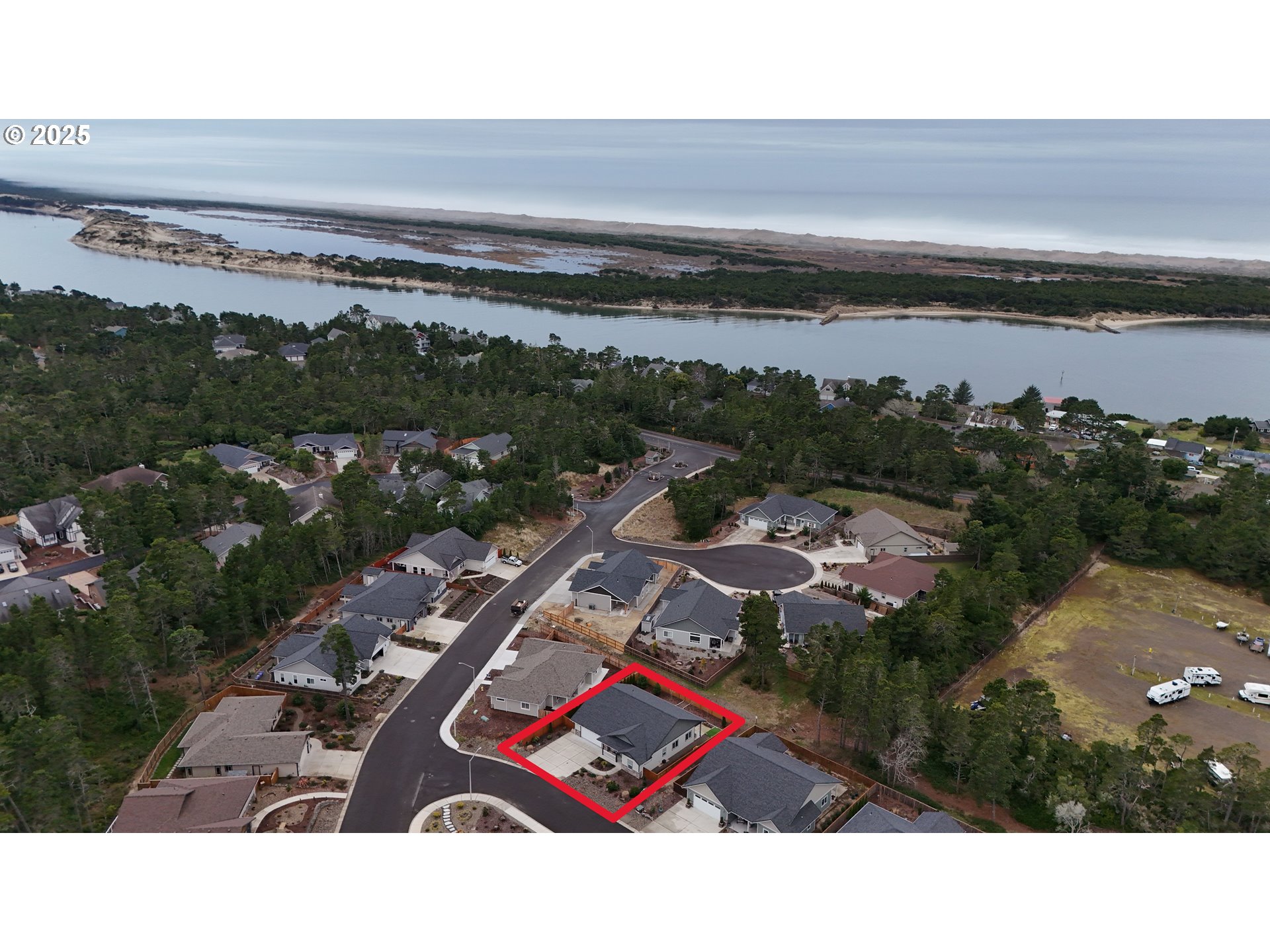 4055 Caddington Lane Florence, OR 97439 - Photo 47 of 48 a view of a city