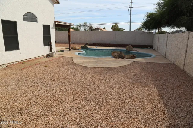 $2,450 | 18602 North 2nd Avenue, Phoenix, AZ 85027