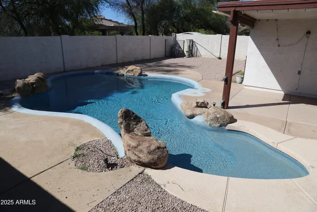 $2,450 | 18602 North 2nd Avenue, Phoenix, AZ 85027