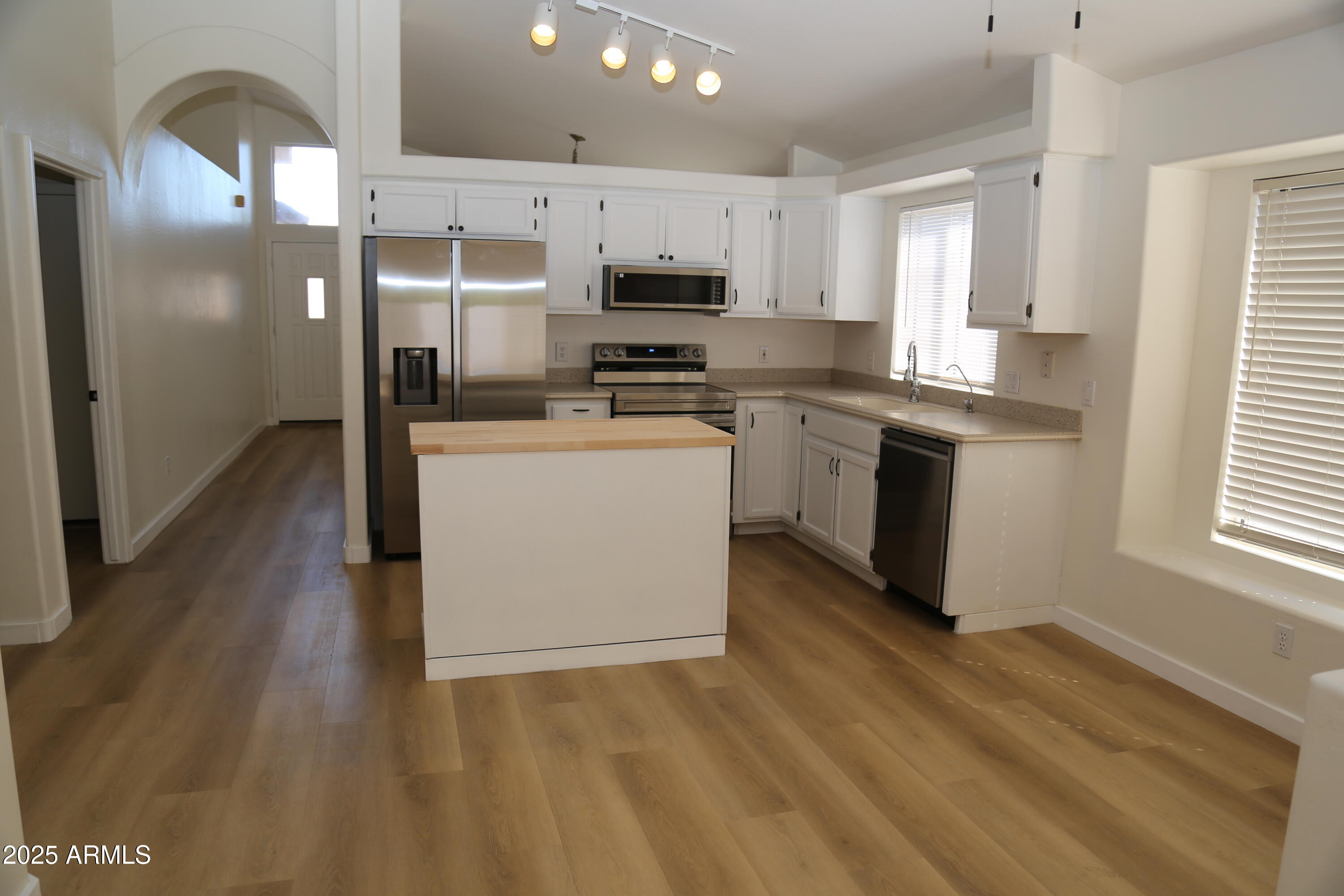 18602 North 2nd Avenue Phoenix, AZ 85027 - Photo 4 of 23 IMG_8437