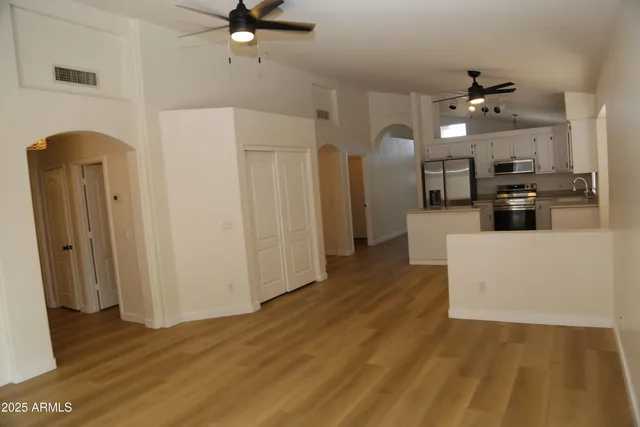 $2,450 | 18602 North 2nd Avenue, Phoenix, AZ 85027