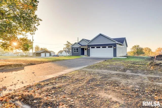 $369,000 | 1024 11th Avenue, Fulton, IL 61252