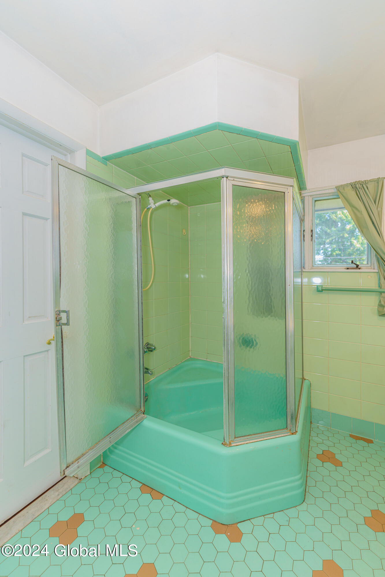 120 Latham Ridge Road Colonie, NY 12110 - Photo 26 of 36 Bathroom 2