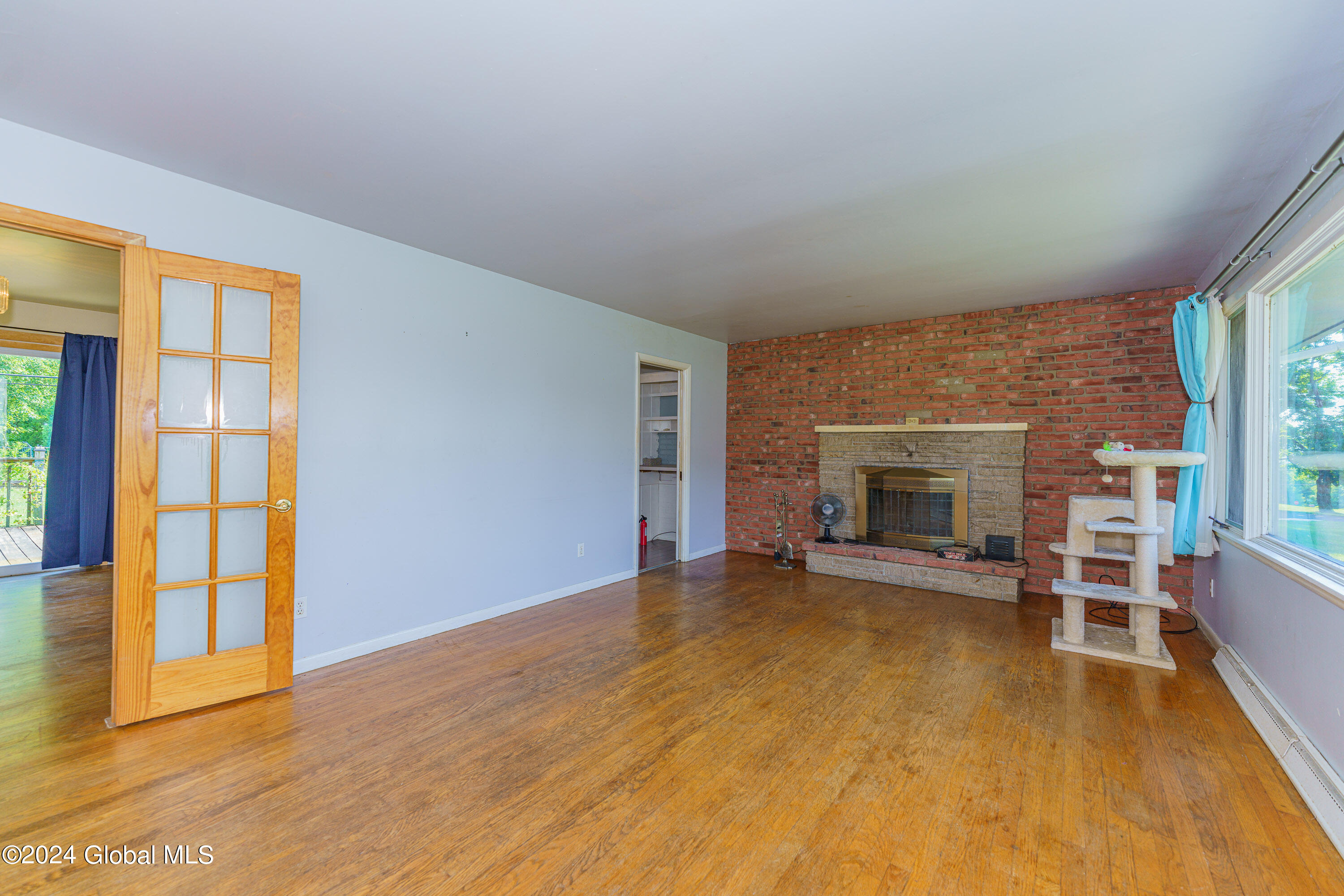 120 Latham Ridge Road Colonie, NY 12110 - Photo 4 of 36 1 Livingroom 1
