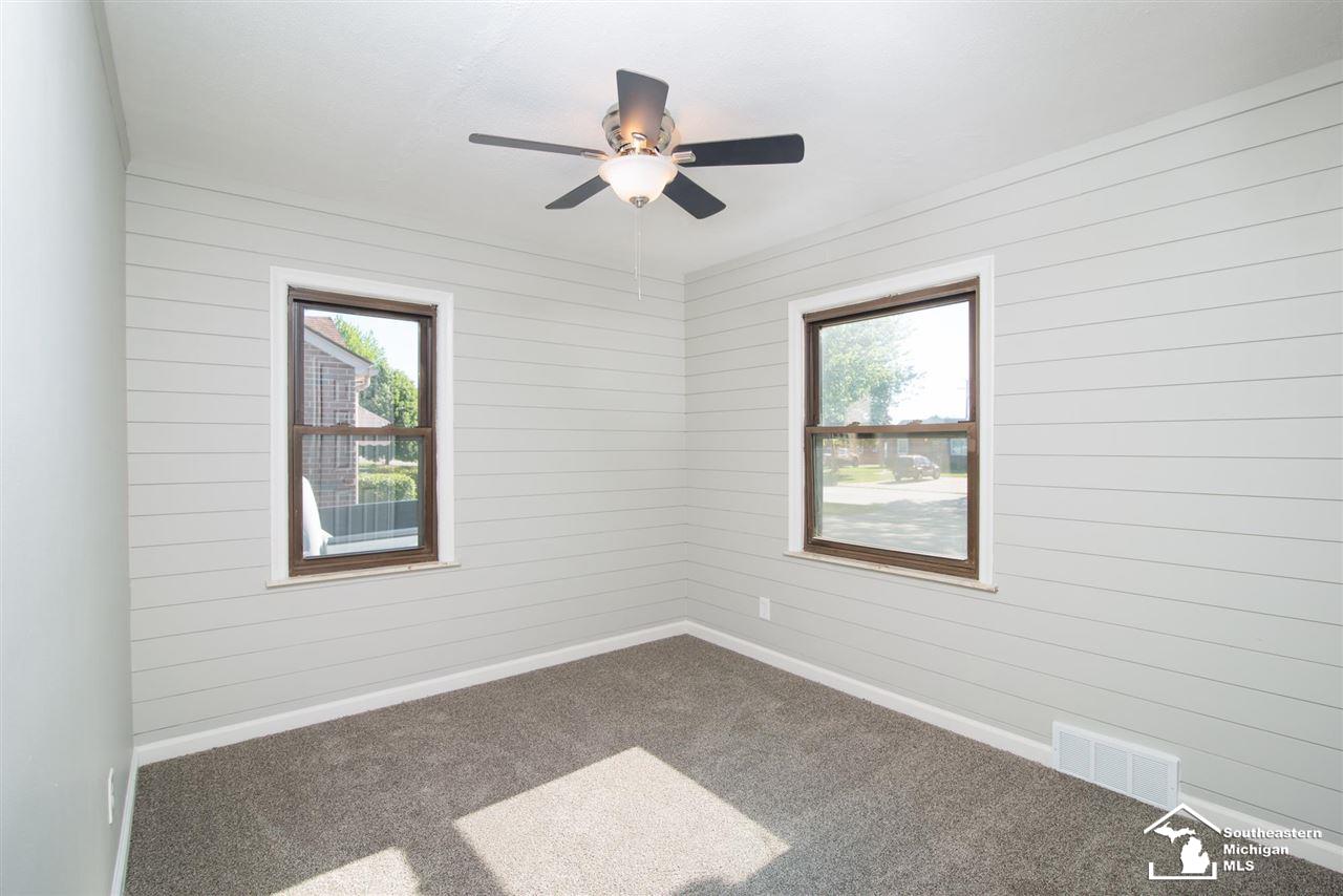 13484 Trenton Road Southgate, MI 48195 - Photo 13 of 14 50046071-12.JPG