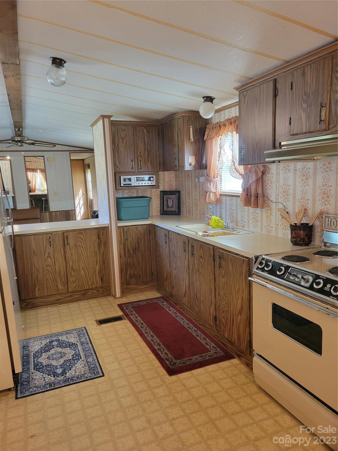 2584 Porter Road Cassatt, SC 29032 - Photo 9 of 28 Gallery Image 9