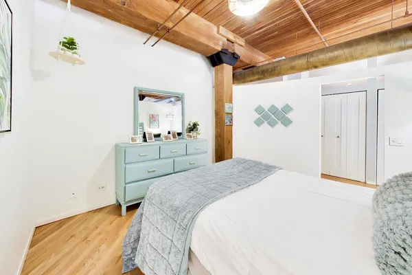 $325,000 | 550 North Kingsbury Street, Unit 422, Chicago, IL 60654