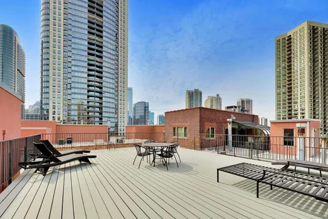 $325,000 | 550 North Kingsbury Street, Unit 422, Chicago, IL 60654