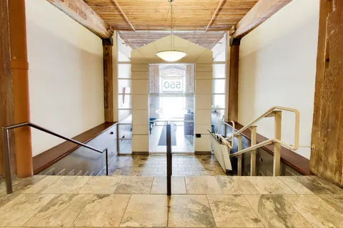 $325,000 | 550 North Kingsbury Street, Unit 422, Chicago, IL 60654