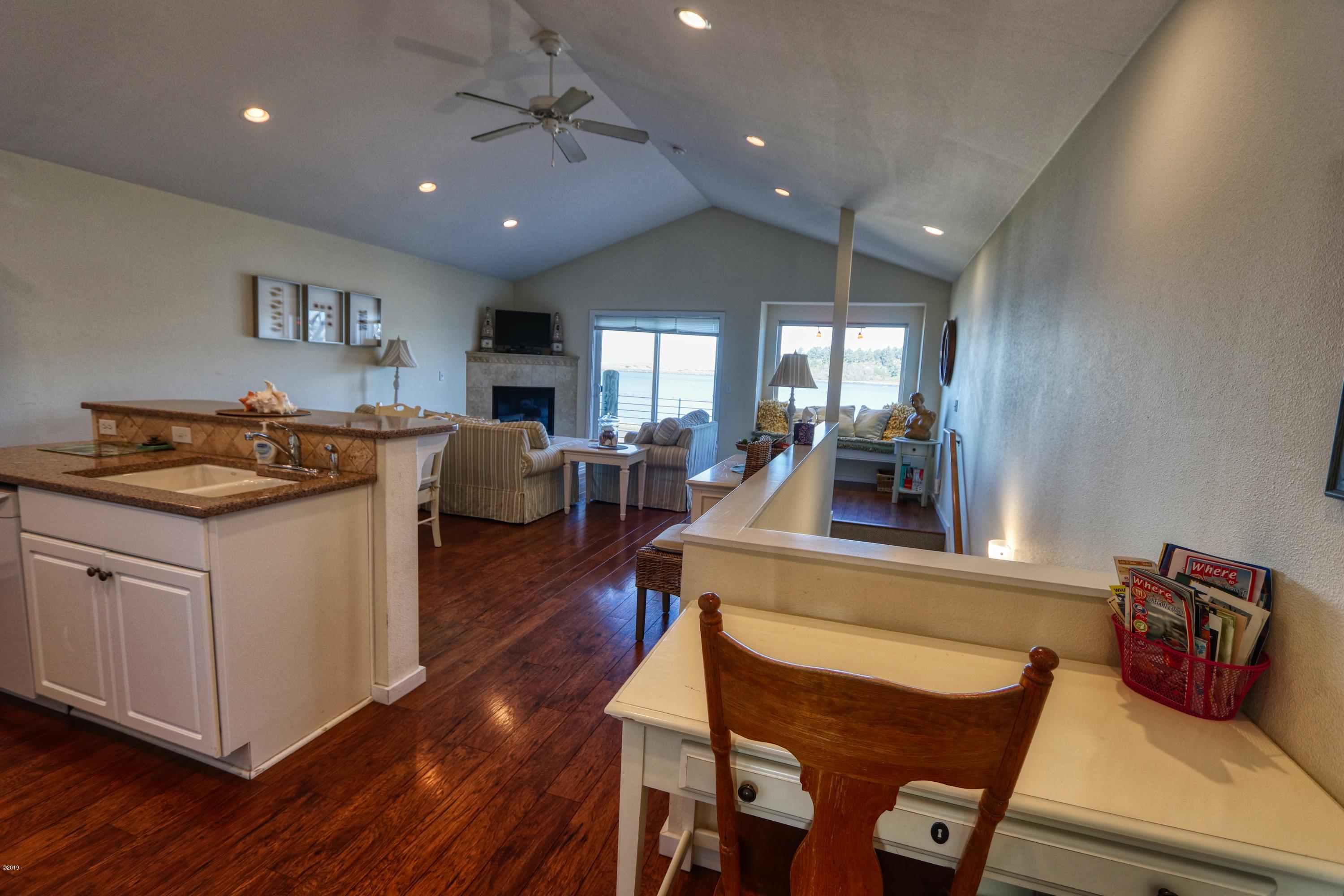 236 Southwest 27th Street South Beach, OR 97366 - Photo 5 of 25 Kitchen