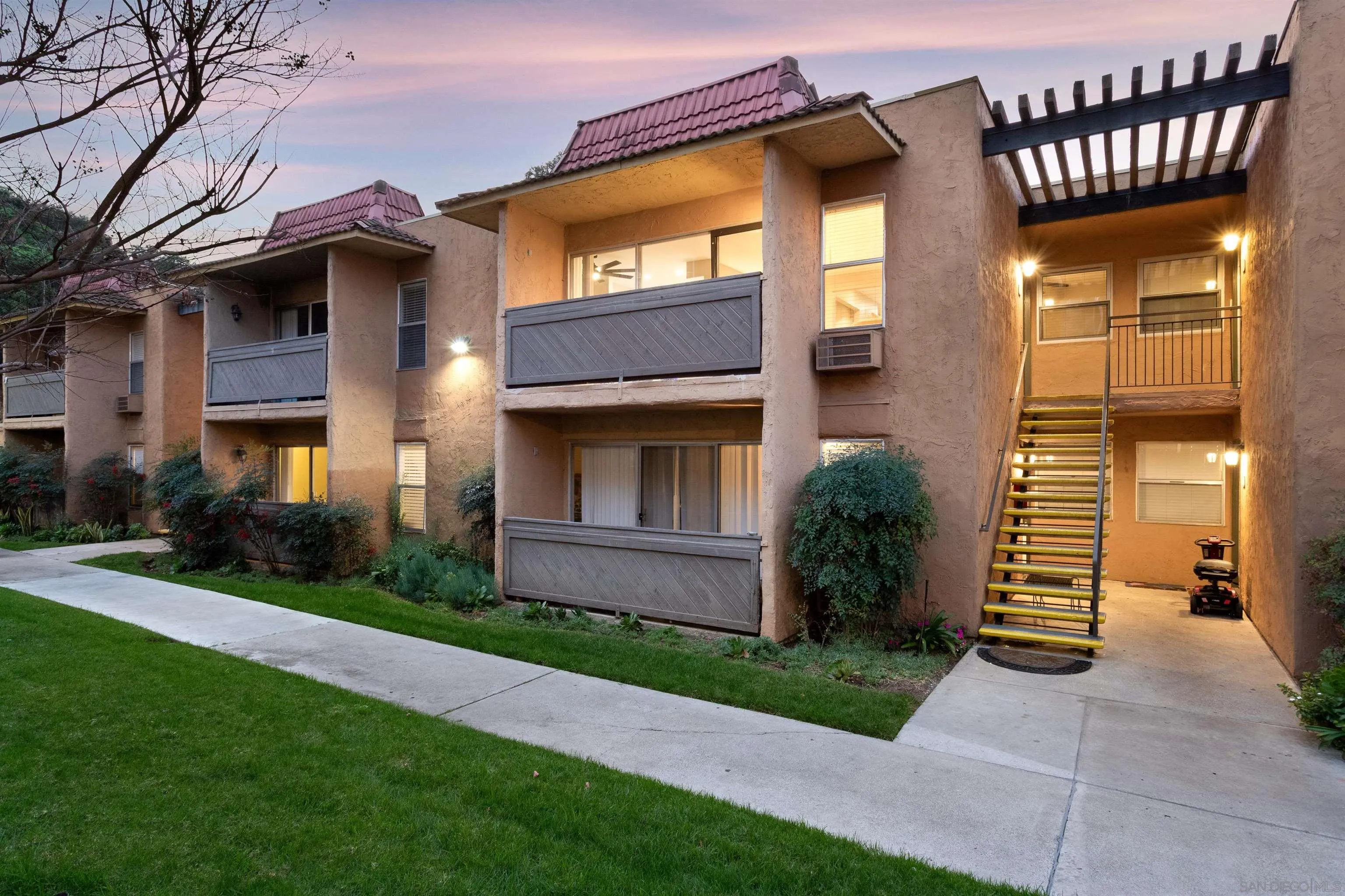 6901 Alvarado Road, Unit 9 San Diego, CA 92120 - Photo 34 of 36