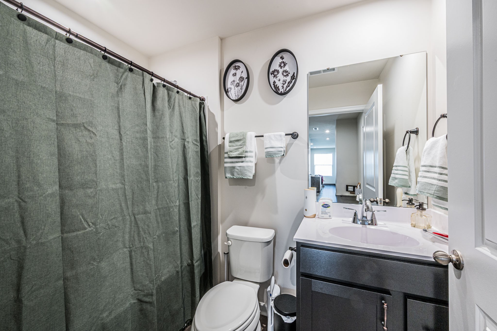 119 Amberleaf Circle Franklin, KY 42134 - Photo 11 of 28 a bathroom with a sink and a mirror