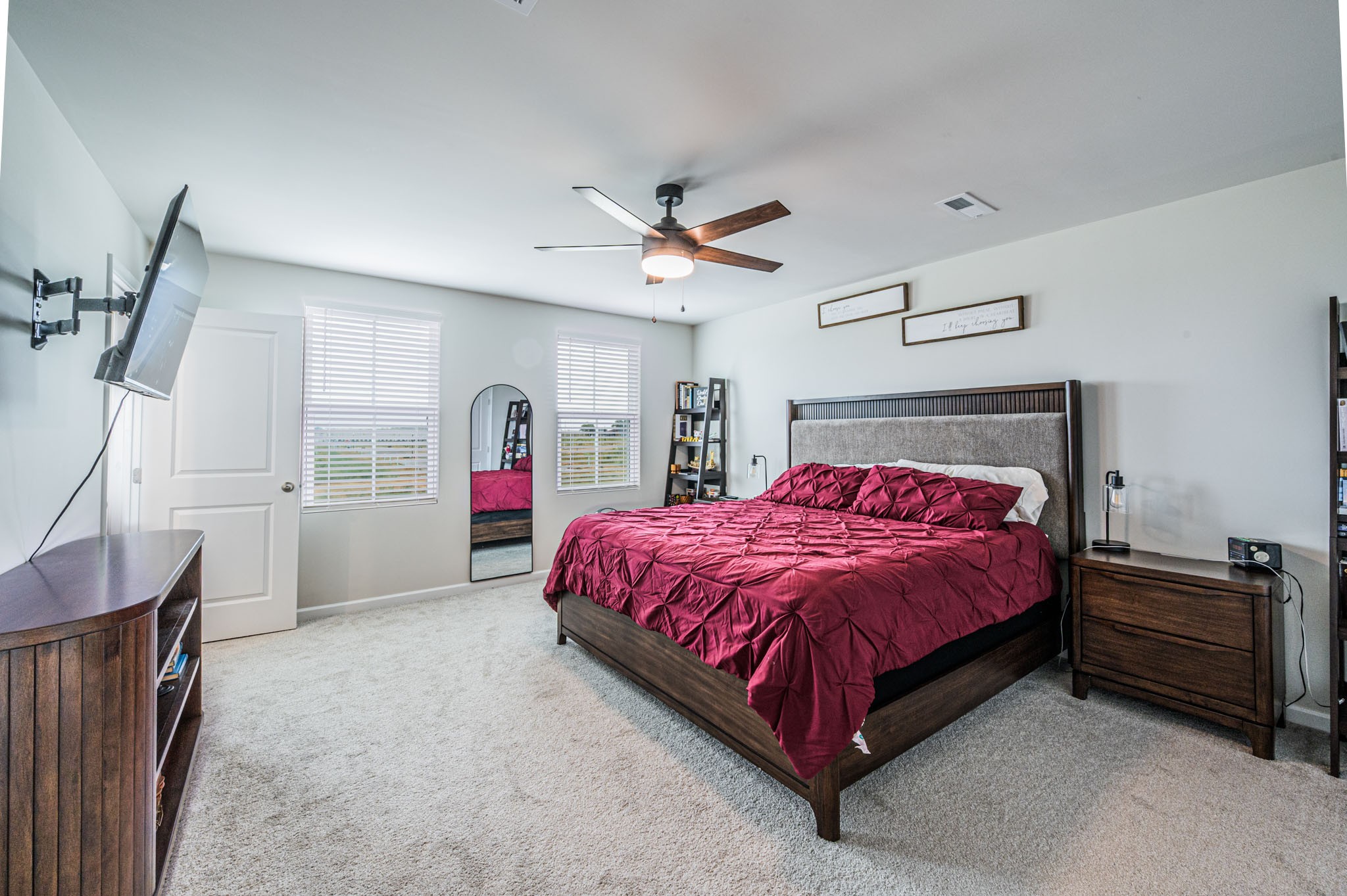 119 Amberleaf Circle Franklin, KY 42134 - Photo 20 of 28 a bed room with a bed and a chandelier