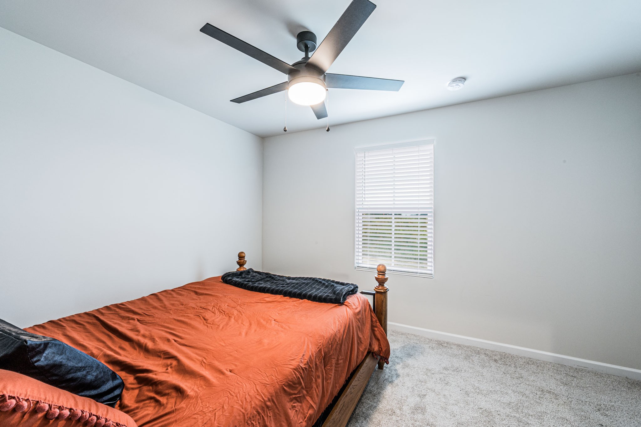 119 Amberleaf Circle Franklin, KY 42134 - Photo 10 of 28 a bedroom with a bed and a window