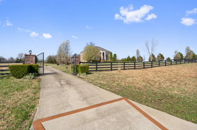 $1,575,000 | 8288 Guthrie Road, Cross Plains, TN 37049