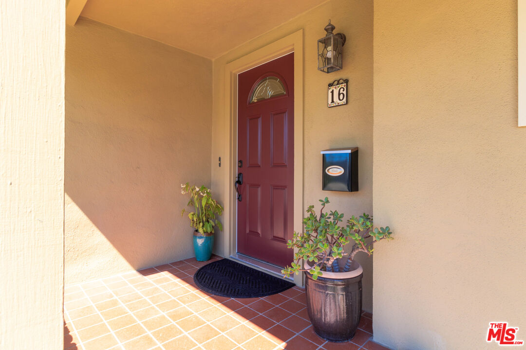 16 Del Rey Circle Salinas, CA 93901 - Photo 6 of 46 Gallery Image 6