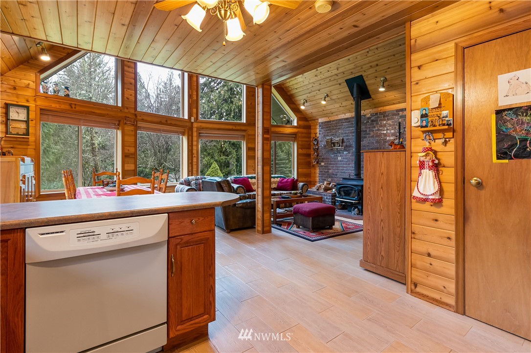 15007 Alpine Road Glacier, WA 98244 - Photo 8 of 37 Gallery Image 8