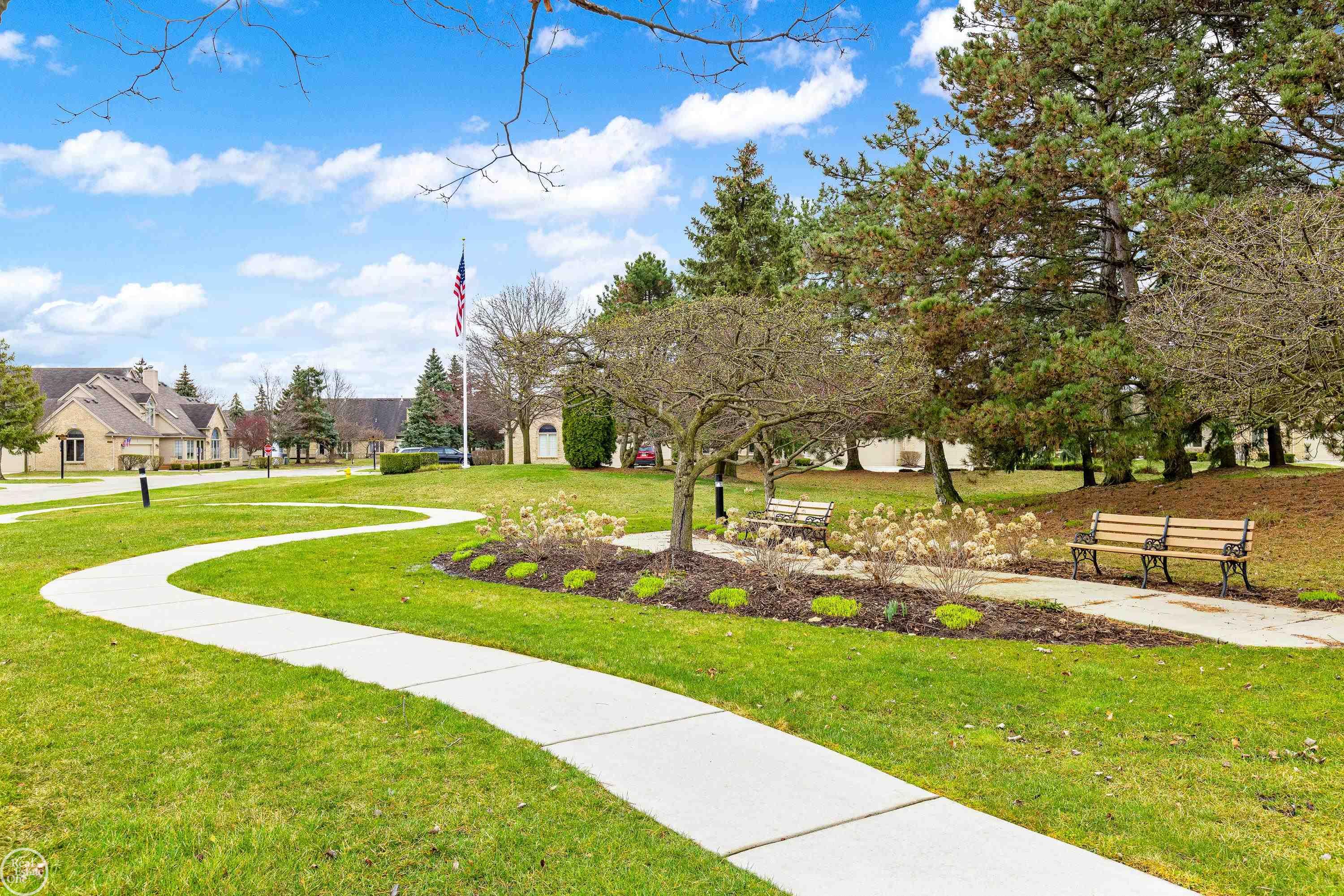 52103 Southview Ridge Macomb, MI 48042 - Photo 45 of 49 50137701-e5565b90-7617-493a-af49-897e3a1b57f8.JPG