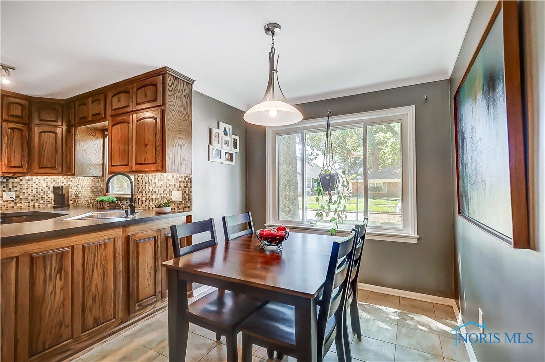 4308 Bowen Road Toledo, OH 43613 - Photo 10 of 44 Gallery Image 10