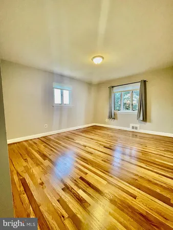 $3,295 | 2911 Linden Lane, Falls Church, VA 22042