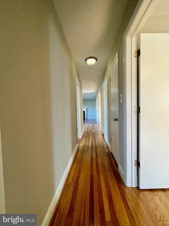 $3,295 | 2911 Linden Lane, Falls Church, VA 22042