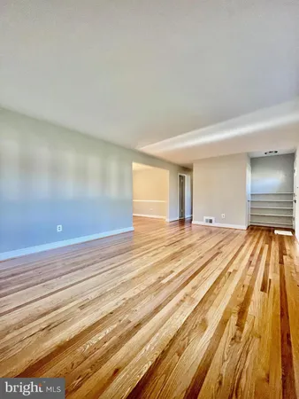 $3,295 | 2911 Linden Lane, Falls Church, VA 22042