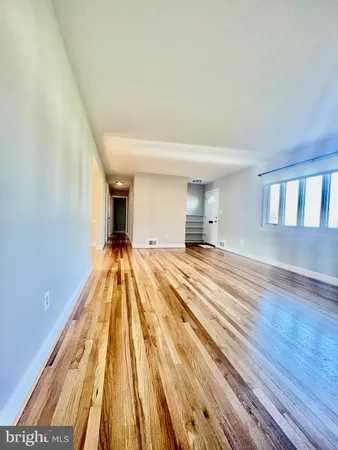 $3,295 | 2911 Linden Lane, Falls Church, VA 22042