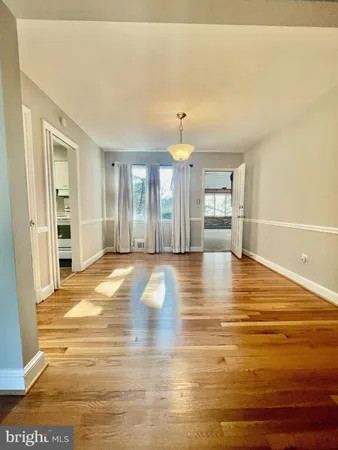 $3,295 | 2911 Linden Lane, Falls Church, VA 22042