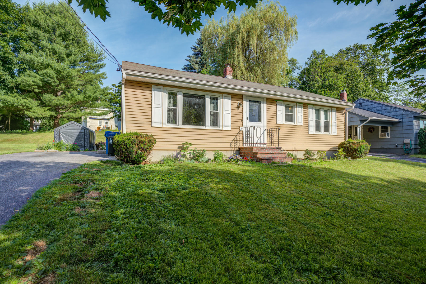 74 Dennett Street Portland, ME 04102 - Photo 2 of 30 74 Dennett - 2