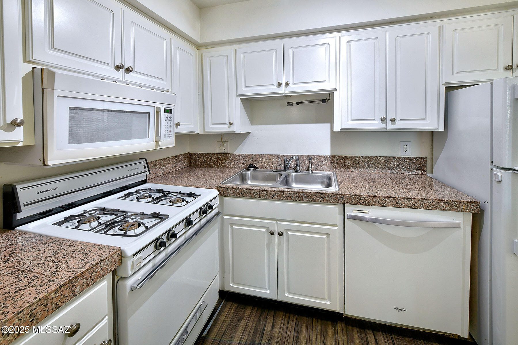 3750 North Country Club Road, Unit 12 Tucson, AZ 85716 - Photo 6 of 26