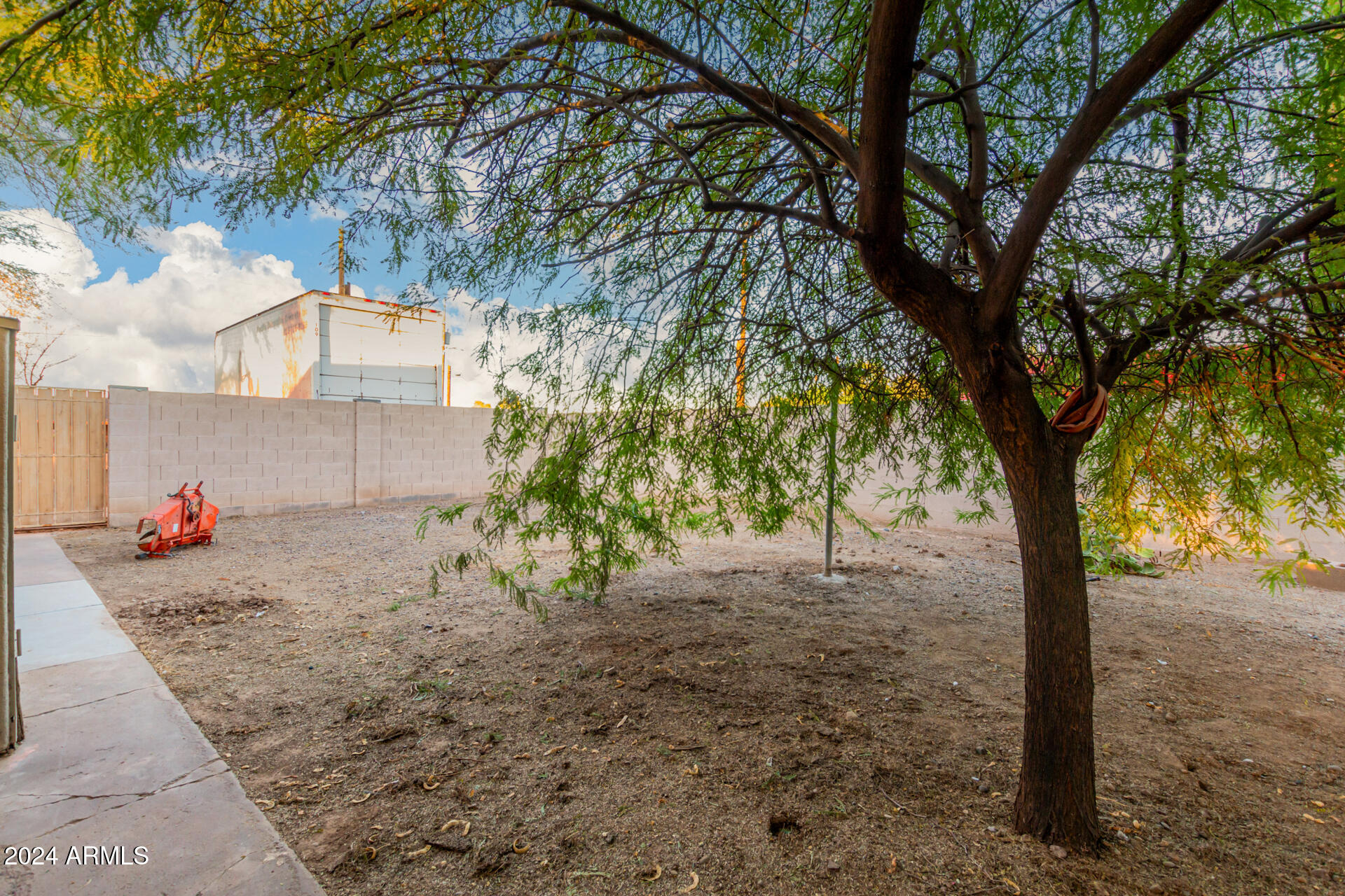 821 East Roeser Road Phoenix, AZ 85040 - Photo 26 of 30 26 - Roeser
