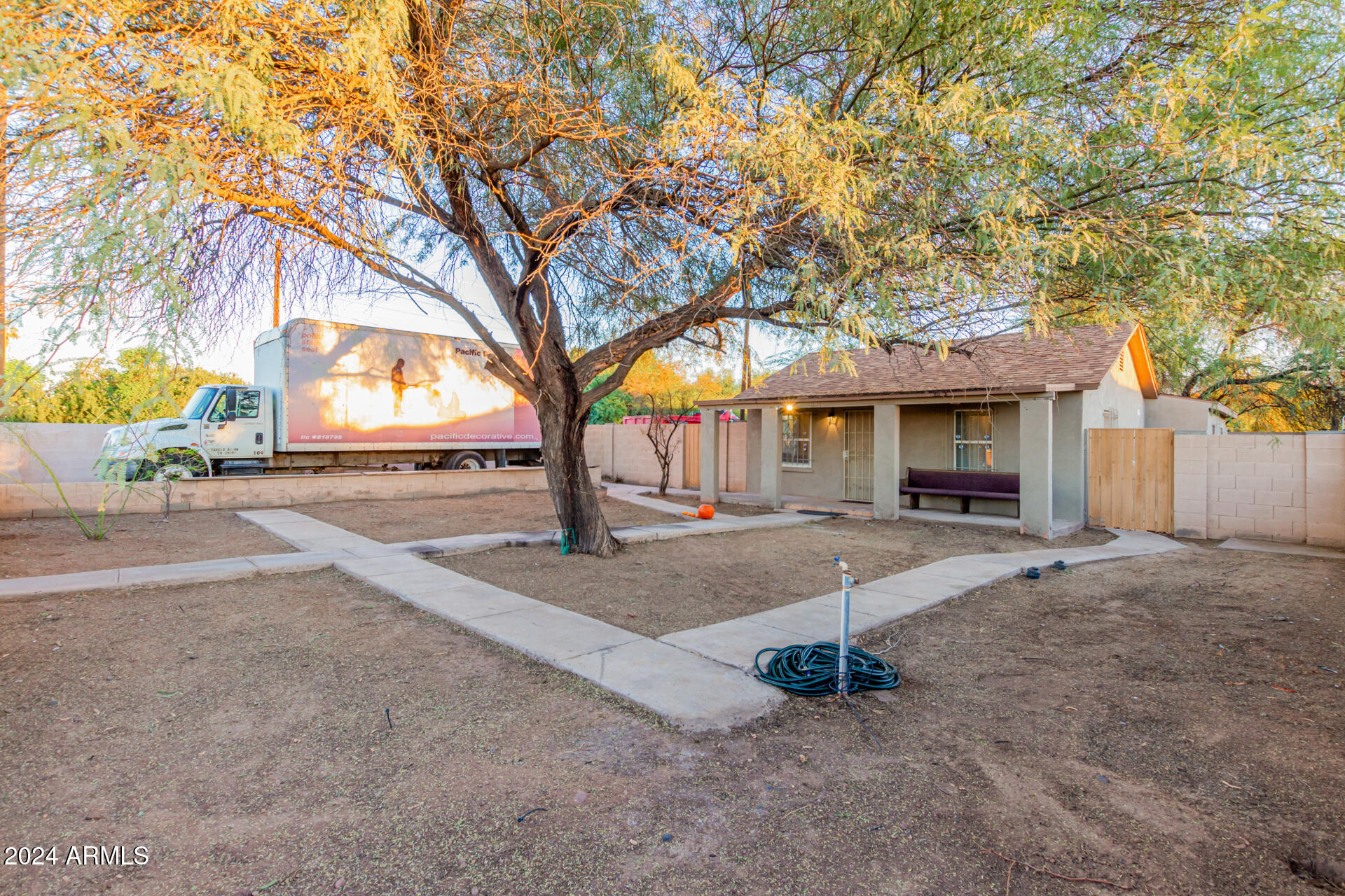 821 East Roeser Road Phoenix, AZ 85040 - Photo 6 of 30 05 - Roeser