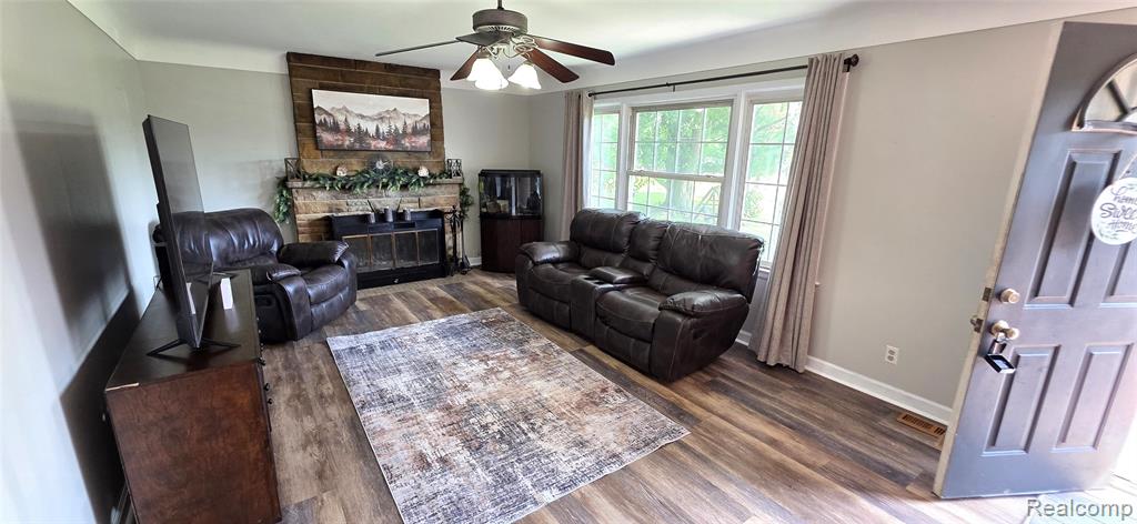 6123 North Seymour Road Flushing, MI 48433 - Photo 3 of 53
